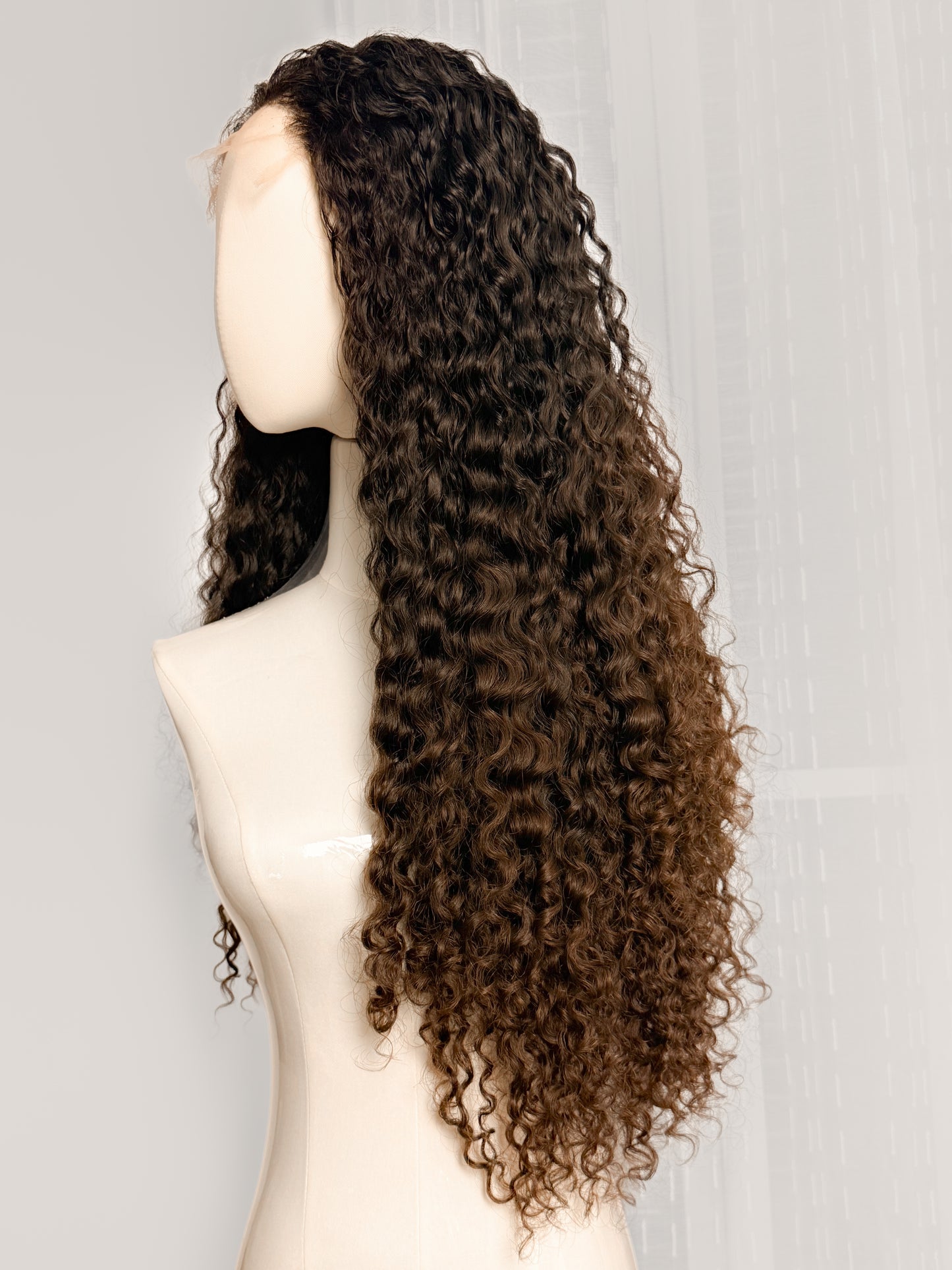 B-CURLY SIGNATURE WIG™